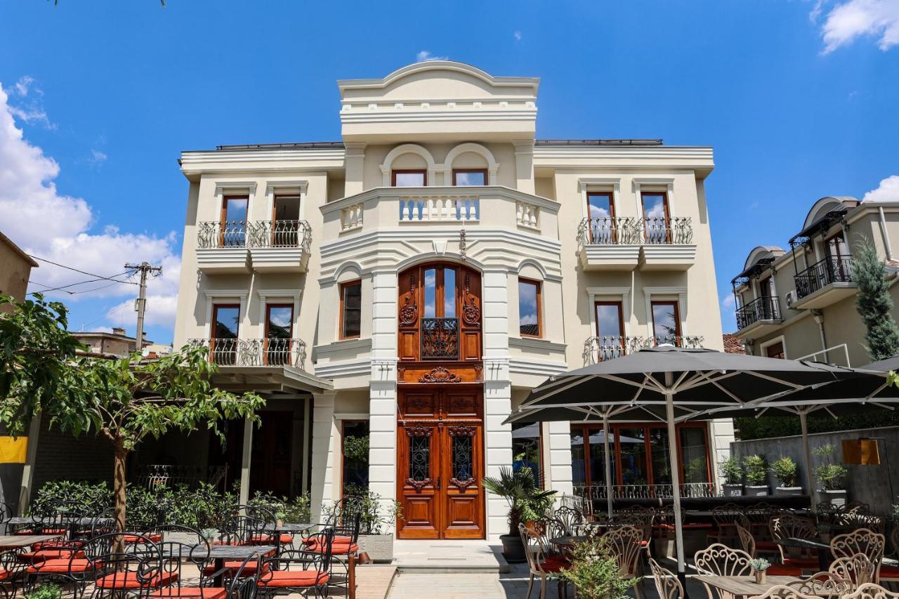 Vila Borgjeze Korce Exterior photo